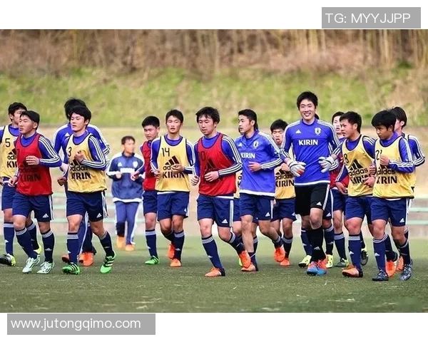 日本帅气足球球星的崛起与挑战：从青训到国际赛场的奋斗故事