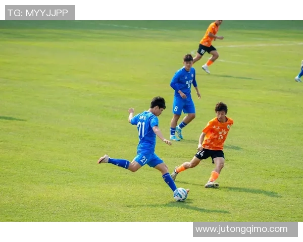 足球巨星激烈混战精彩瞬间盘点 超乎想象的对决与技艺展示